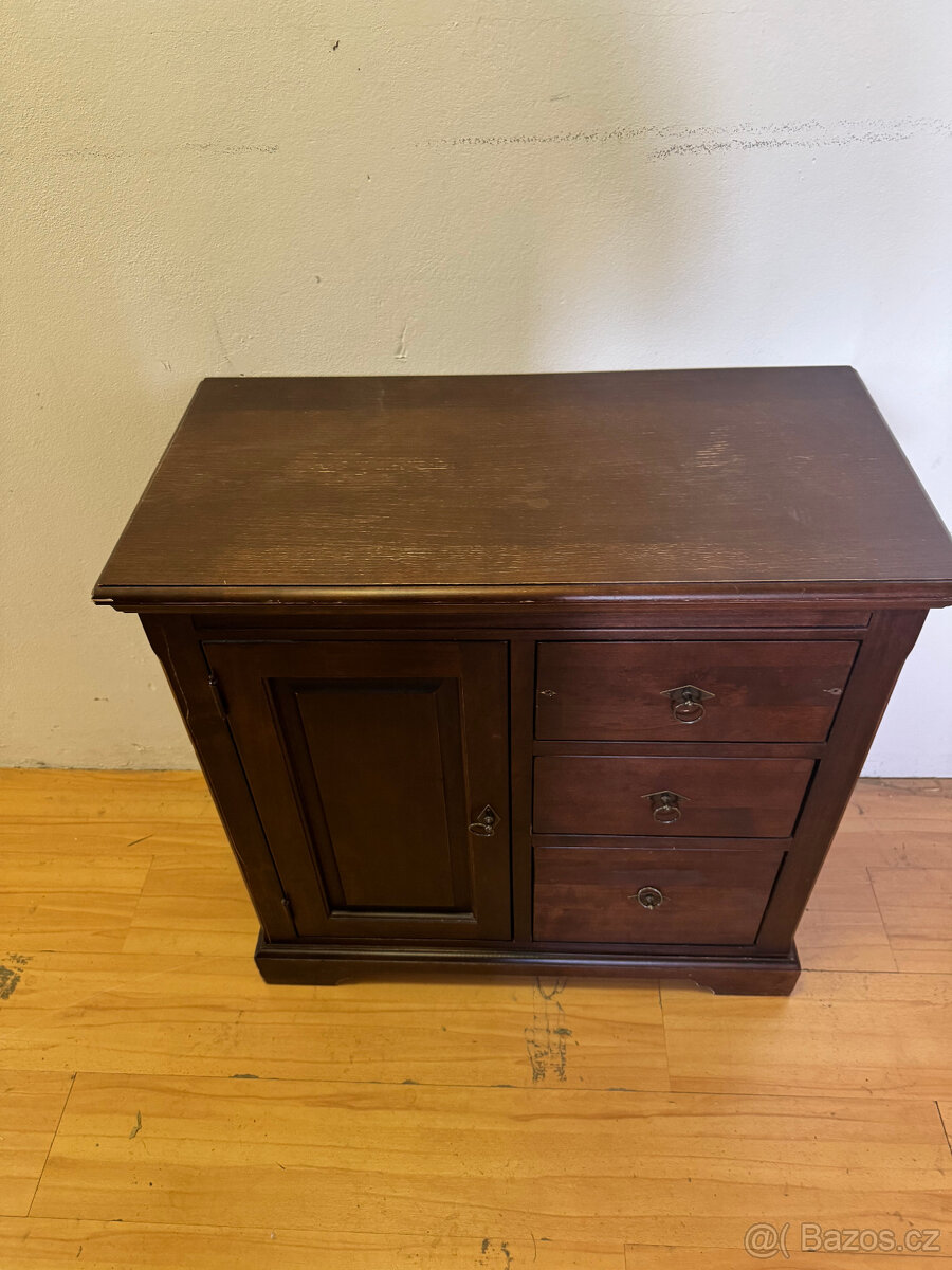 Dřevěná komoda massive - 3