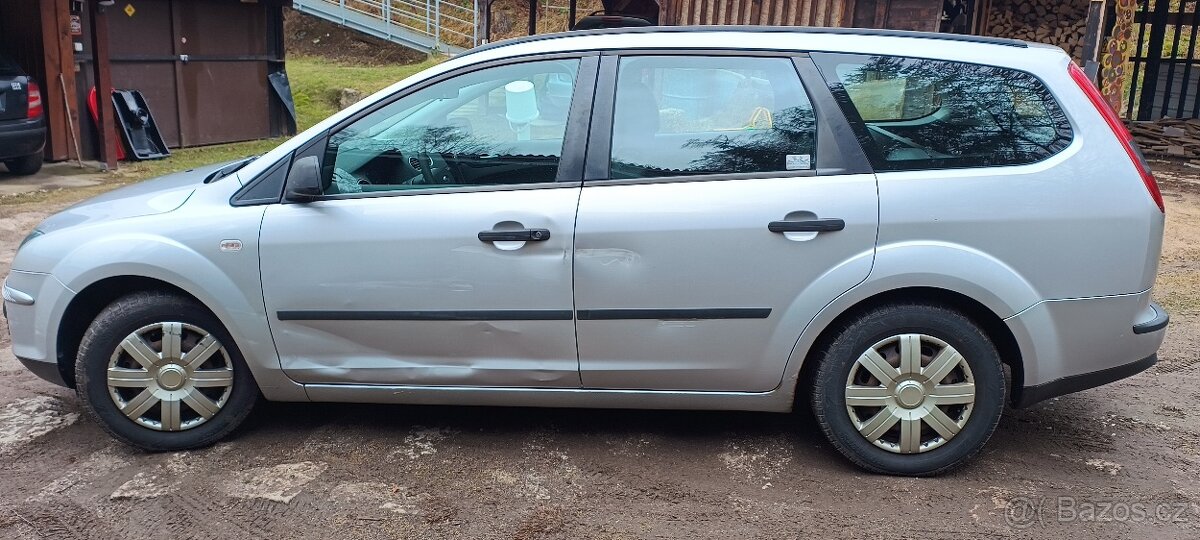 Ford Focus 1.6 benzín 74kW - 3