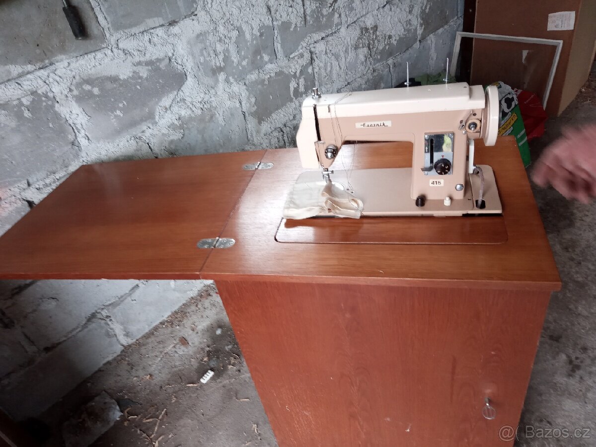 Šicí stroj - 3