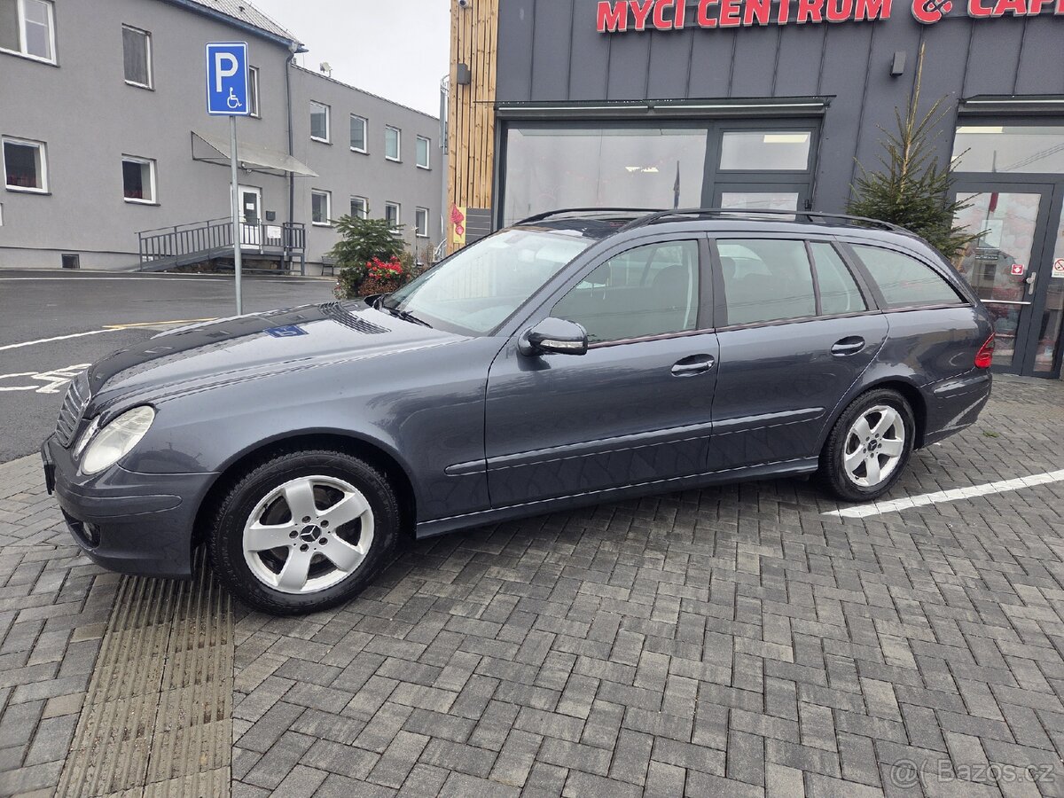 Mercedes Benz třída E280 cdi 4MATIC rok 2008 - 3