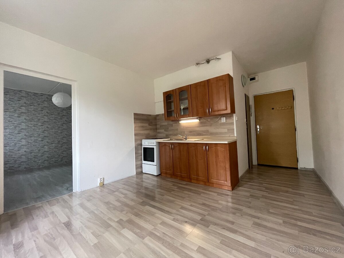 Byt 1+1, ul. Studentská, Jirkov - 3