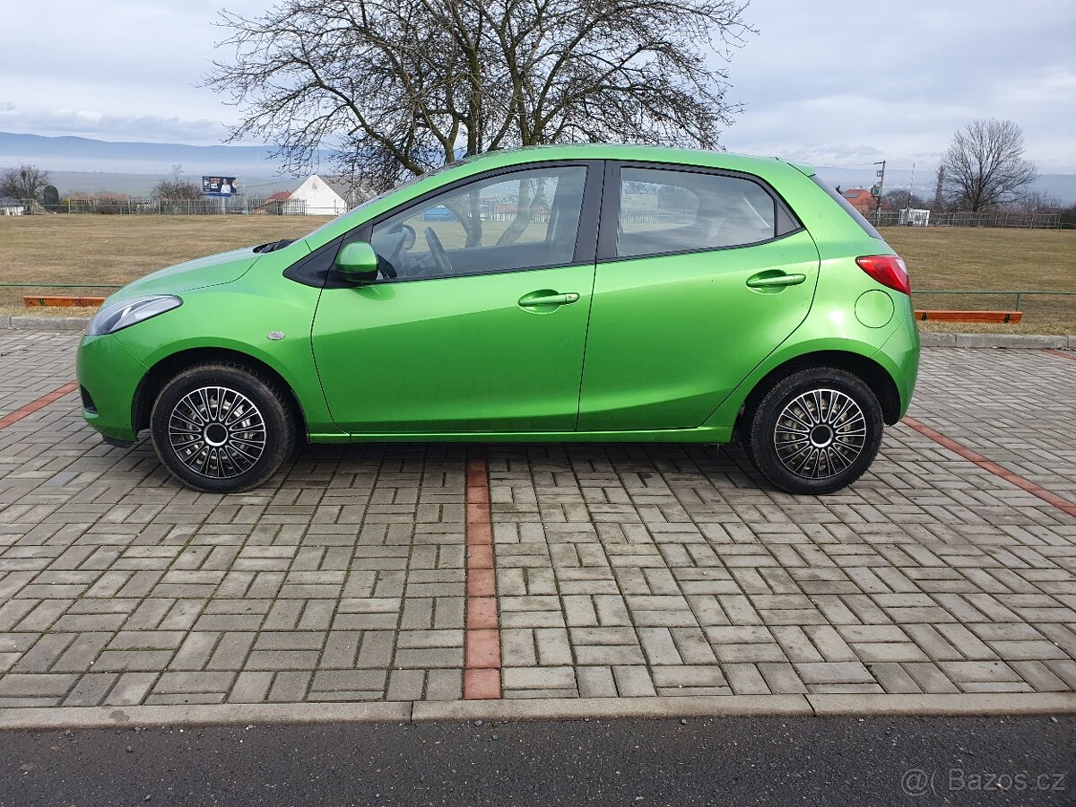Mazda 2. 1.3i nová stk - 3