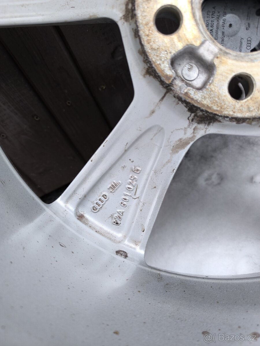 Audi R17 5x100 215/50/17 - 3