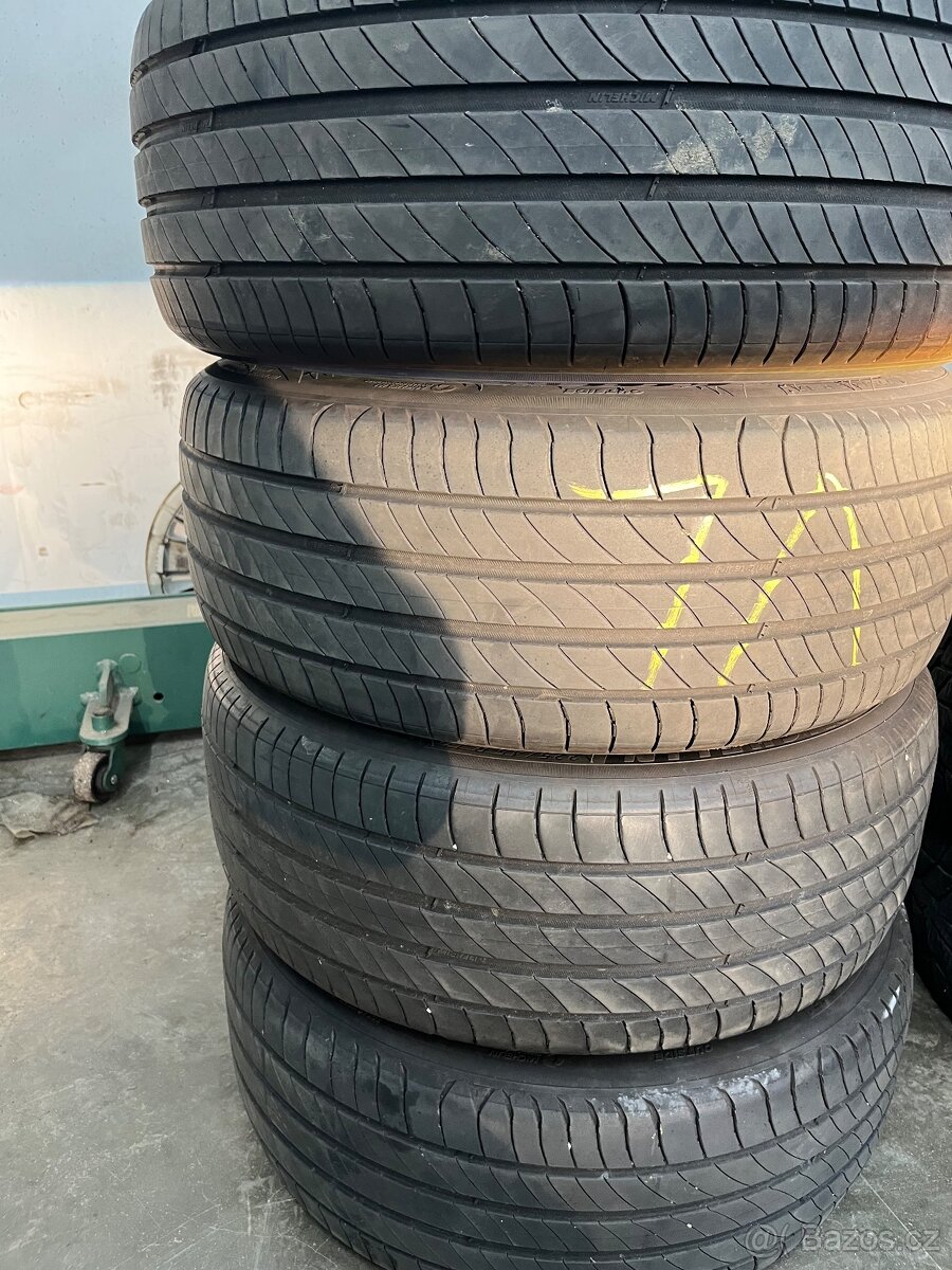 225/45 R17 - 3