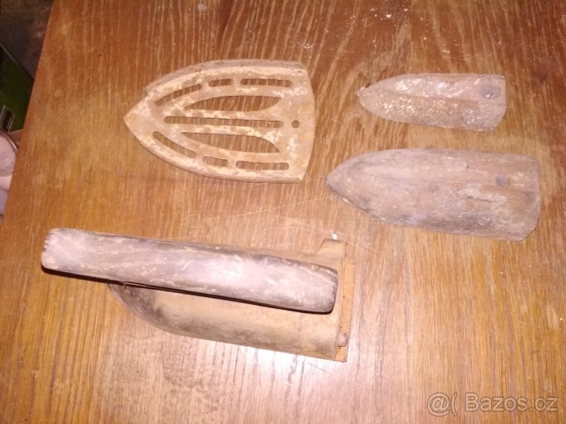 starožitná  žehlička - 3