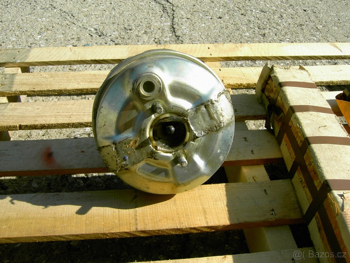 Lada 2101 vačková hřídel, brzdové kotouče a buben - 3