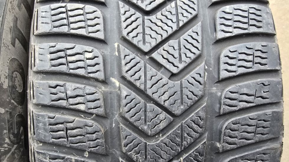 Zimní pneu 255/45/19 Pirelli - 3