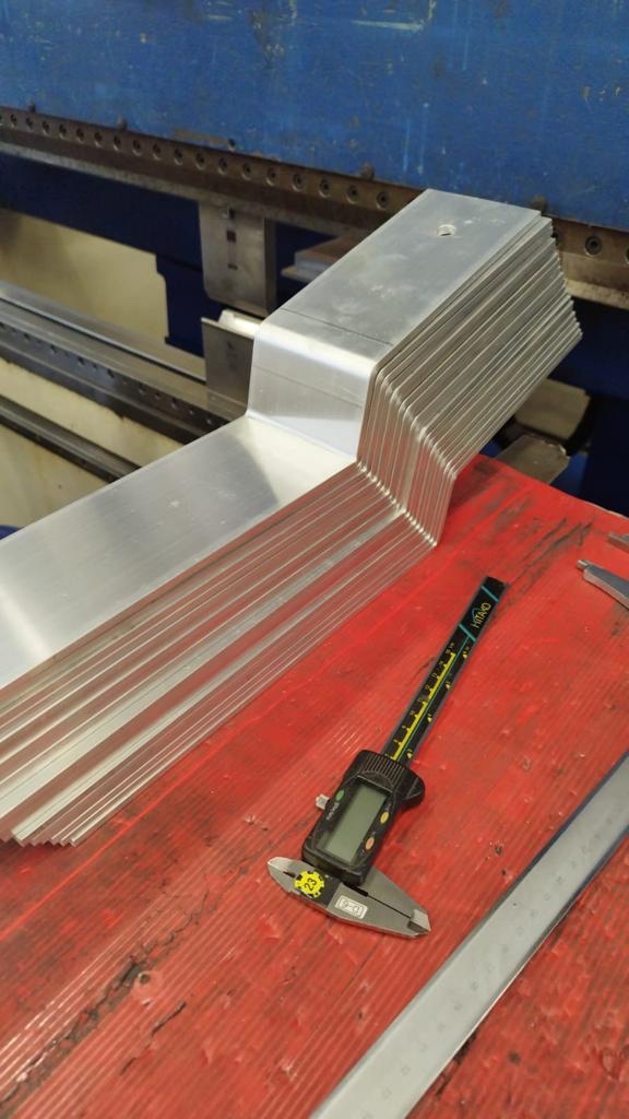 FVE, FV panely- konzole na plochou střechu, směr Východ Záp - 3