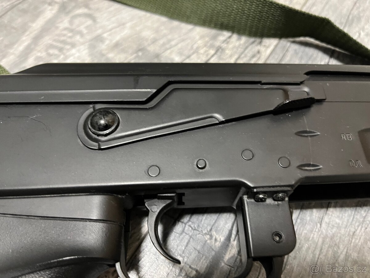 Realistická elektrická airsoftka - 3