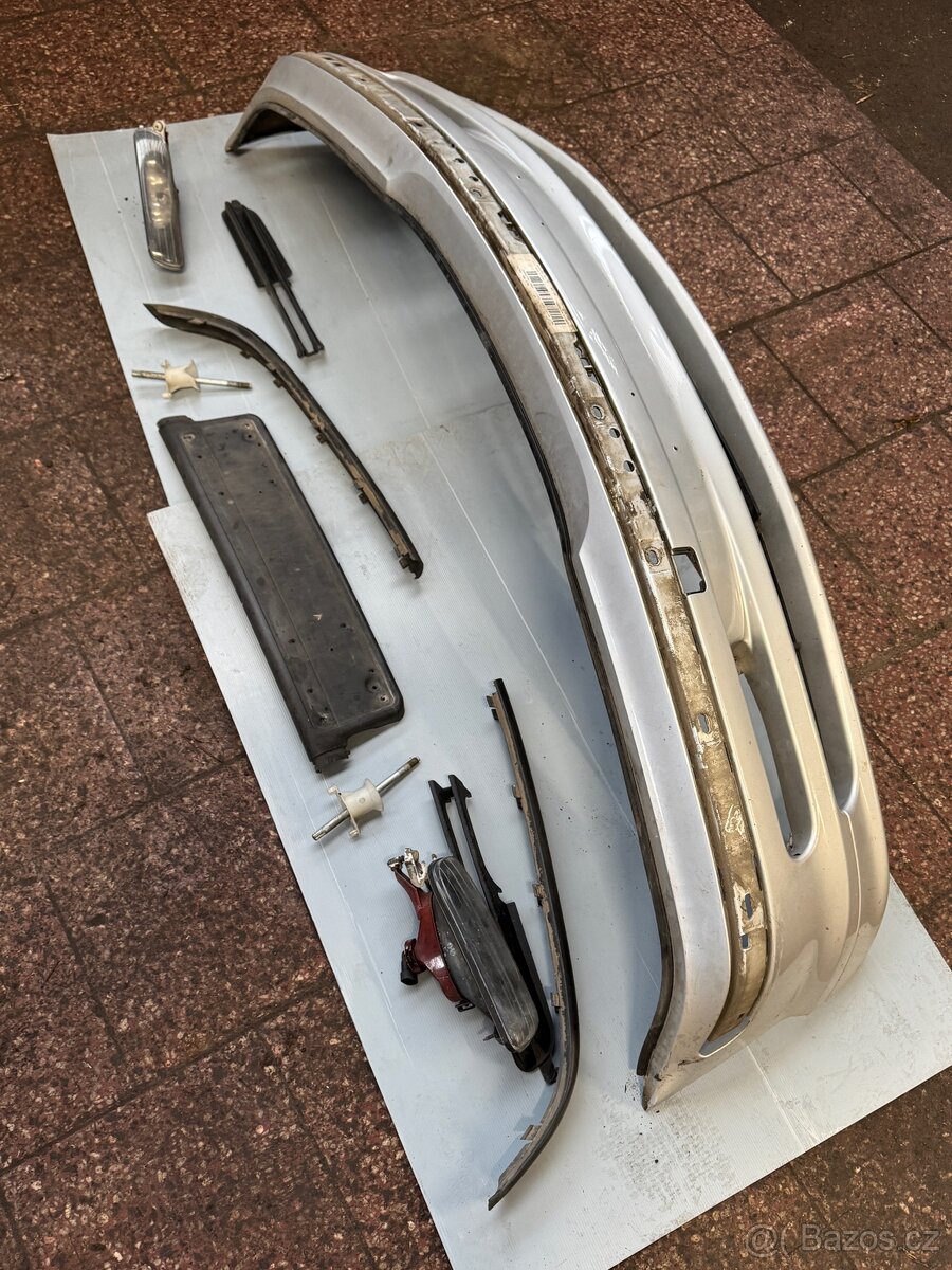 Přední nárazník BMW E46 titansilber - 3