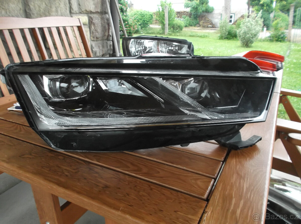 ŠKODA OCTAVIA 4 SVĚTA A RÁMEČEK SVĚTLA - 3