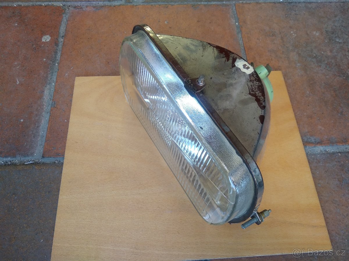 Škoda 105 120 Garde přední světlo - 3
