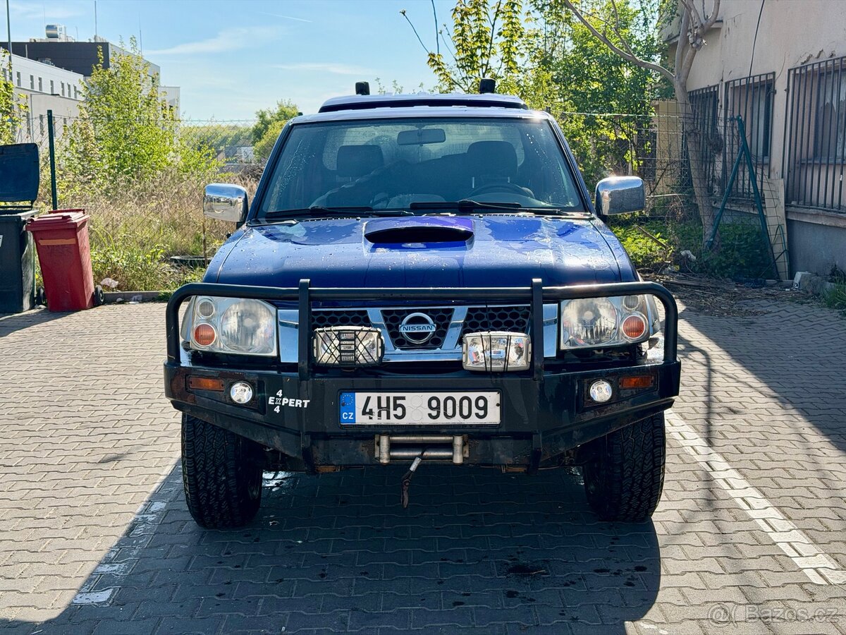 Nissan Navara 2.5D D22 - 3