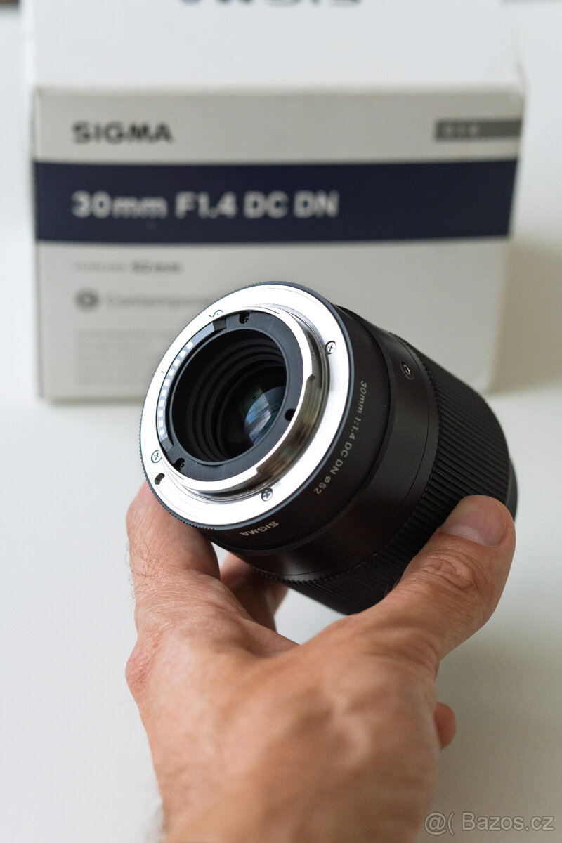 SIGMA 30mm f/1.4 DC DN Contemporary pro Sony E - 3