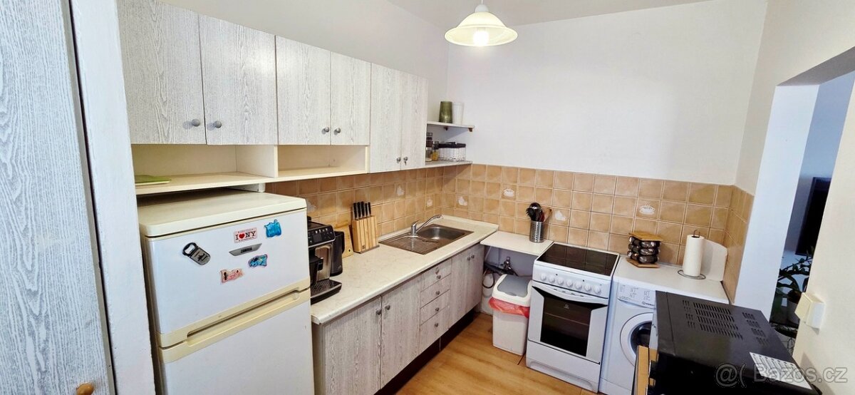 Pronájem 2+1 Na Valtické - 3