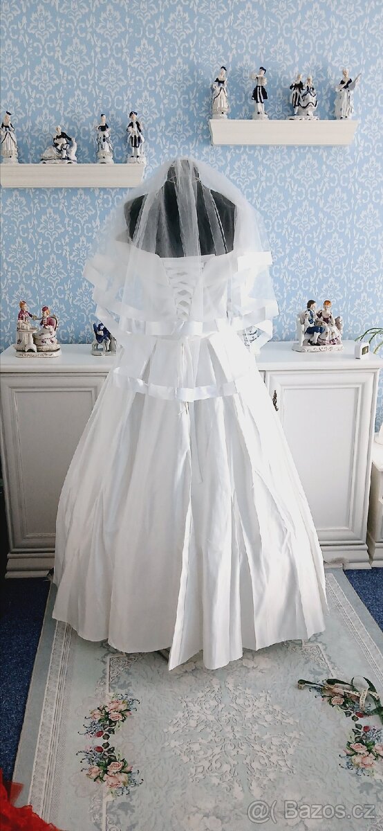 Hezké svatební šaty - 3