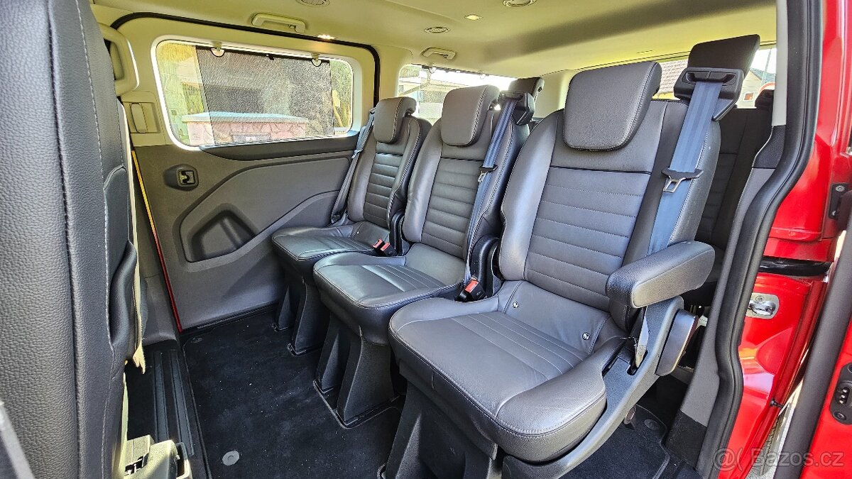 Pronájem dodávky Ford Turneo Custom 8+1 - 3