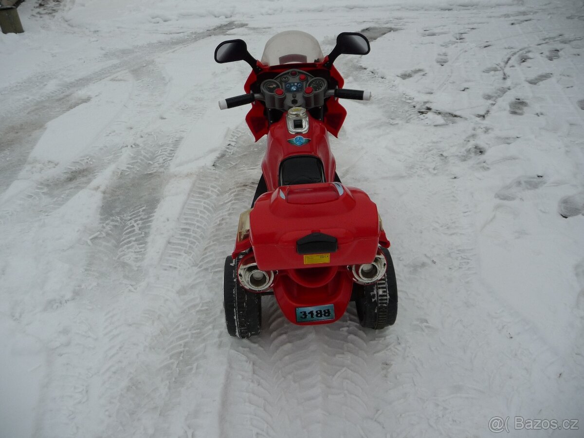 Prodám dětskou elektrickou tříkolku - 3