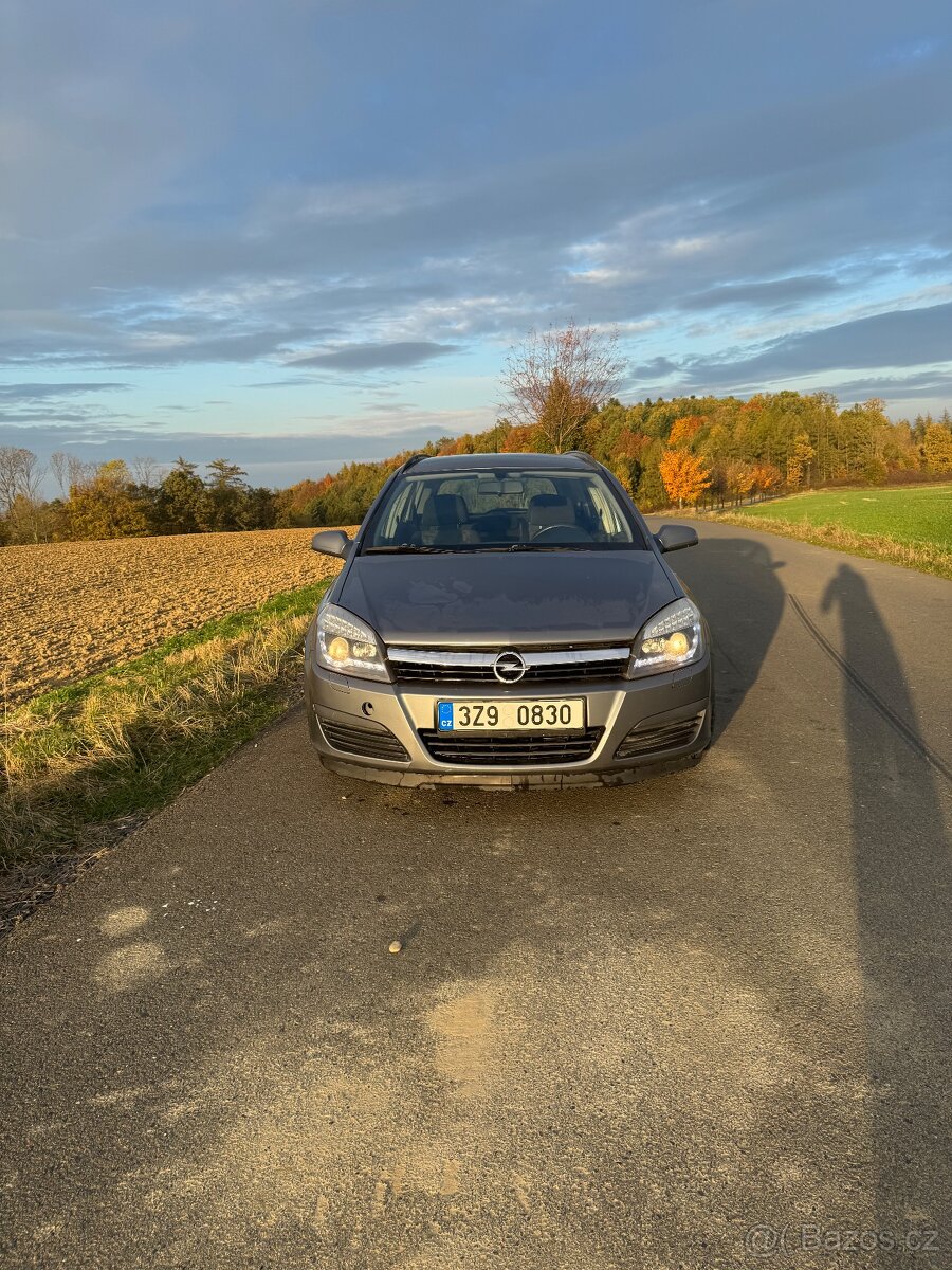 Opel Astra H 1,9cdti 110kw nepojízdné - 3