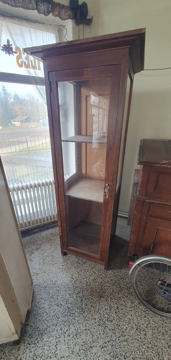 Vitrína - 3