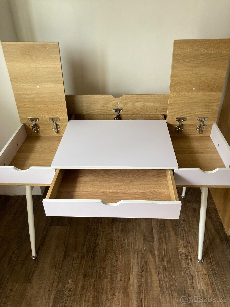 Pracovní stůl - 3