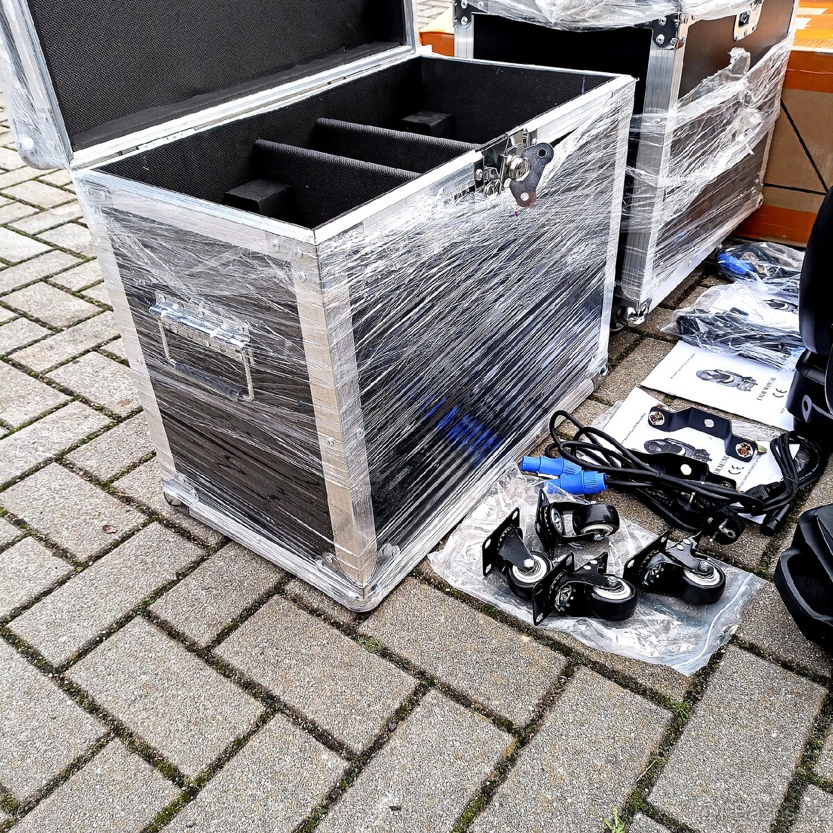 Novinka ..180 w Beam/Spot/Zoom - 3