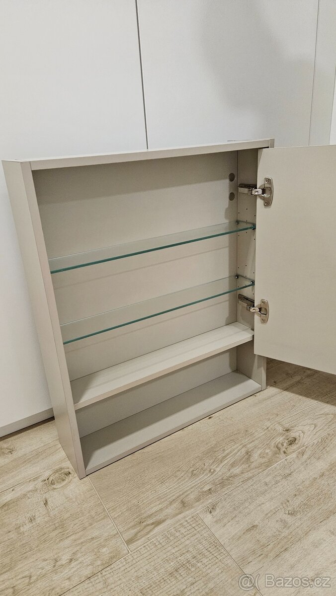 Zrcadlová skříňka Vitra - 3