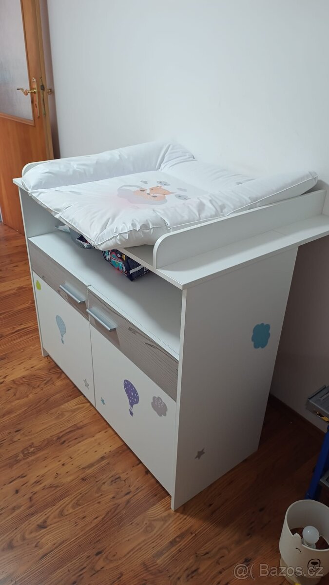 Postýlka a přebalovací pult - 3