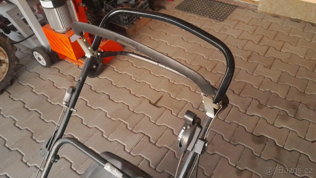 Sekačka Mountfield 4820 - 3