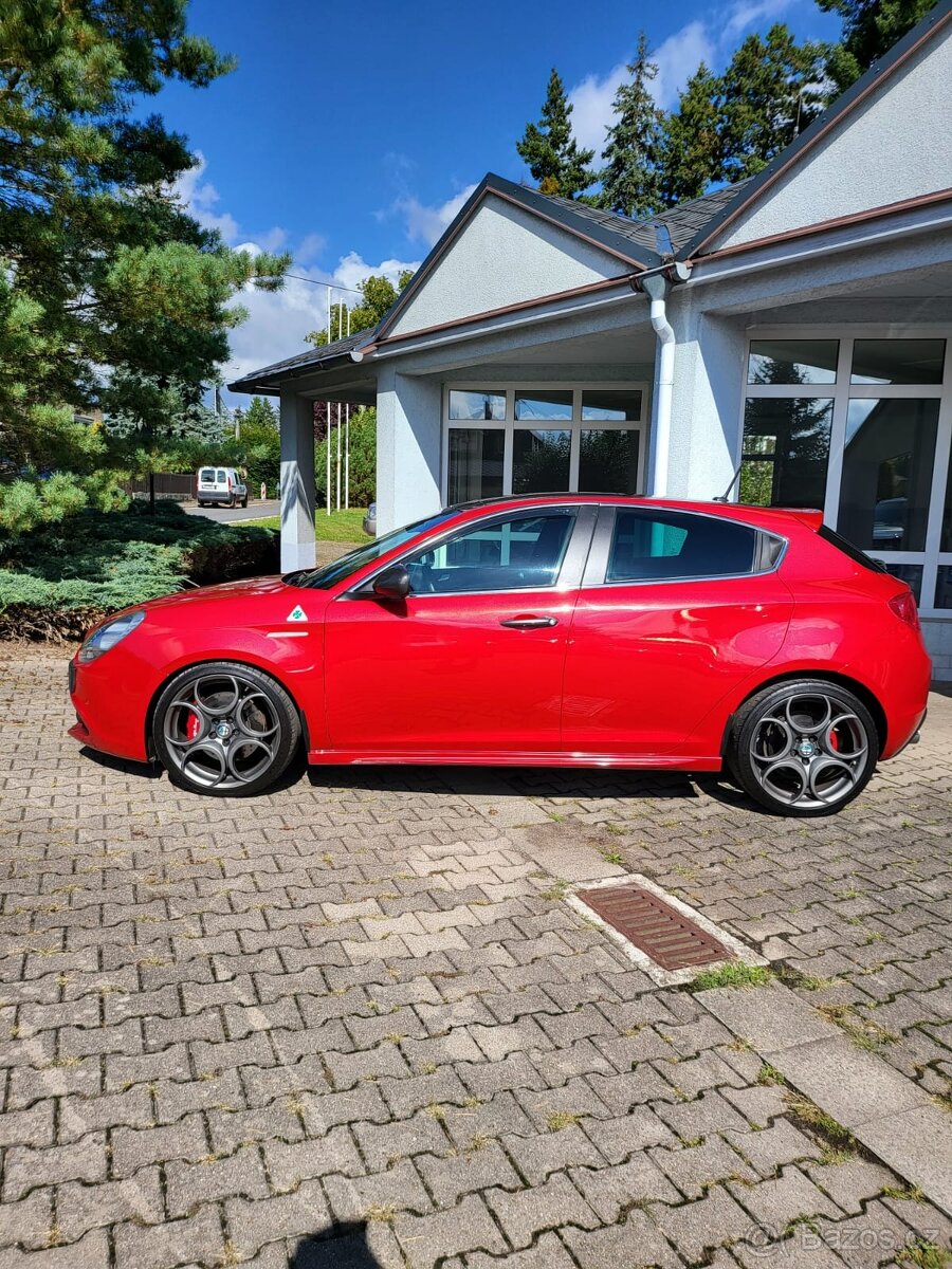 Alfa Romeo Giulietta Quadrifoglio Verde - 3