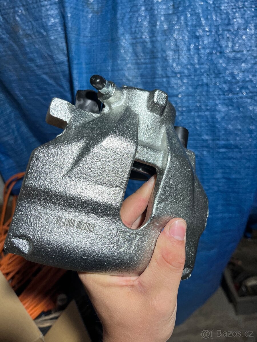 Brzdič Ford galaxy 2002 - 3