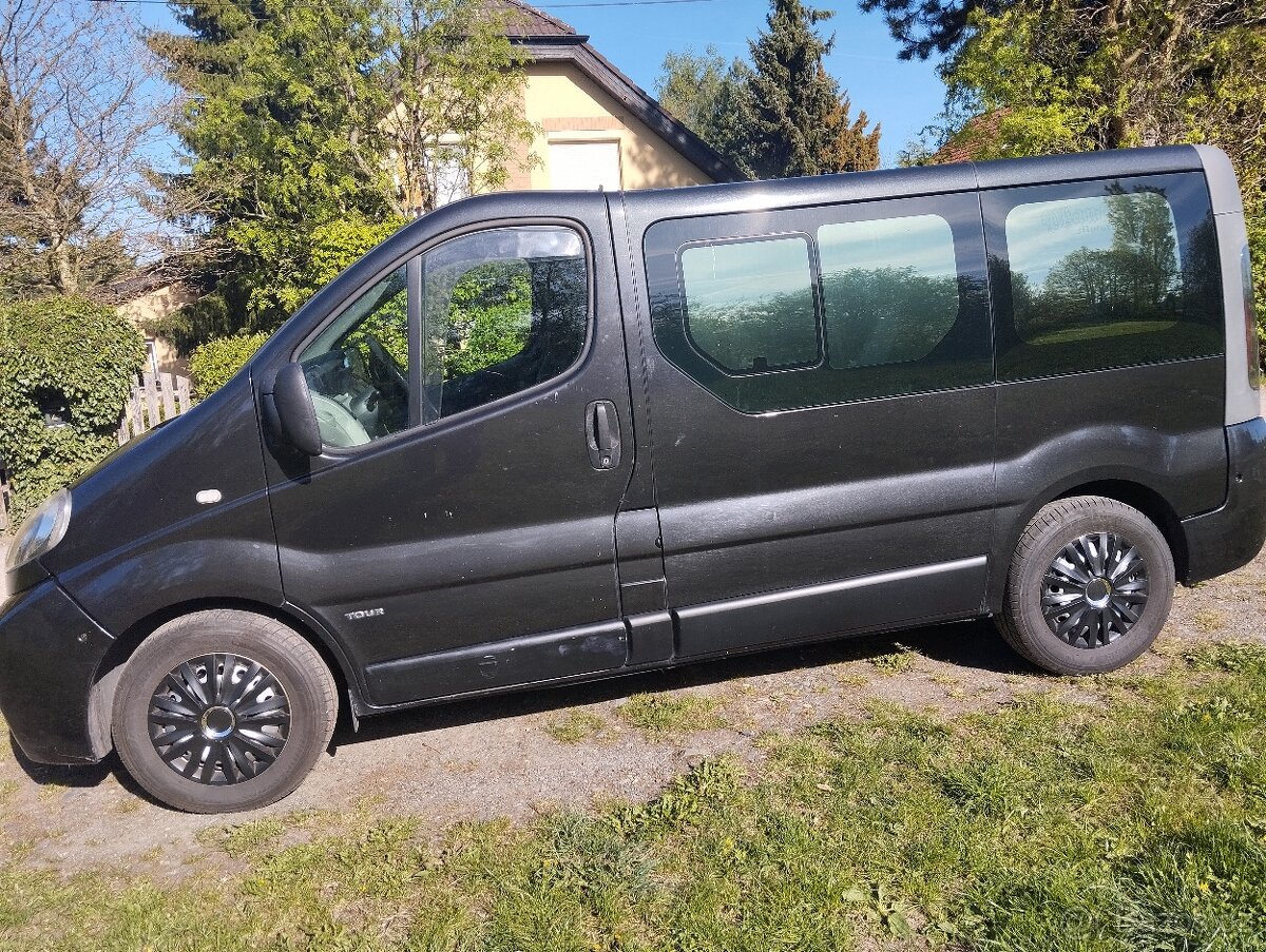 VIVARO BUS - 3