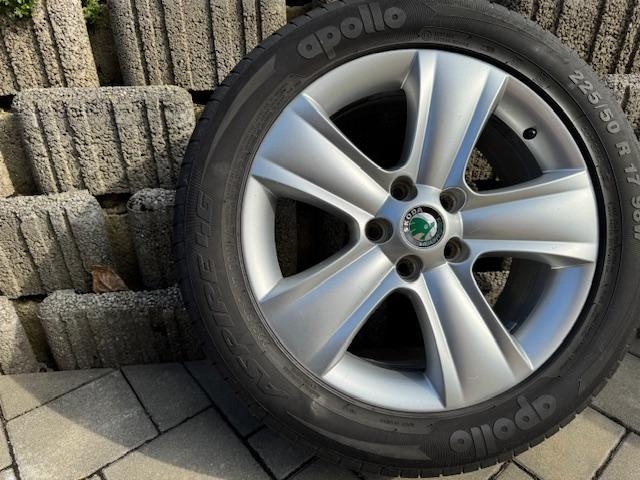 ALU kola orig.ŠKODA YETI-letní 225/50 17 Top stav - 3