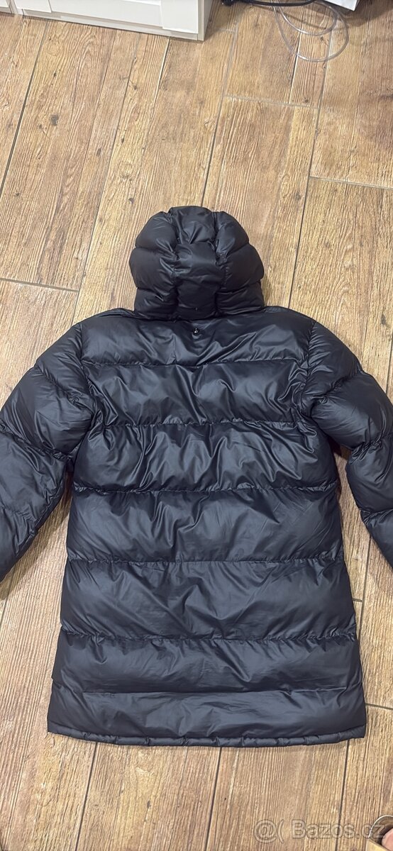Krásný černý péřový kabát značky Nike - 3
