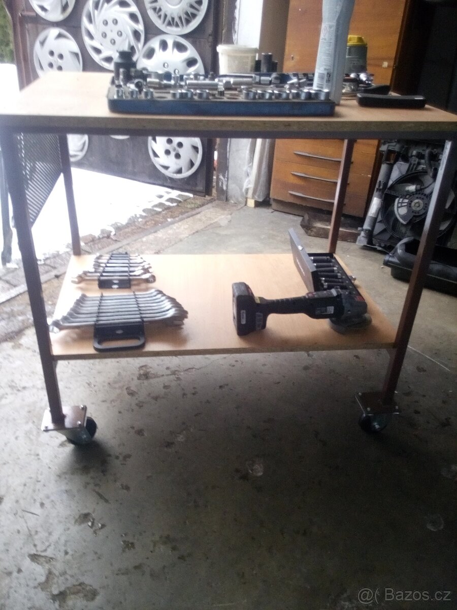 stolek na nářadí - 3