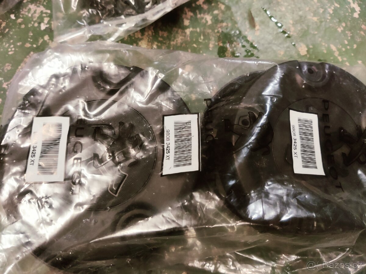 Prodám středové pokličky Peugeot - 3