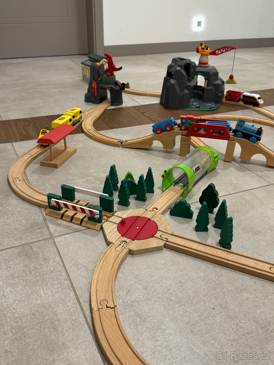 Vláčkodráha s Brio doplňky - 3