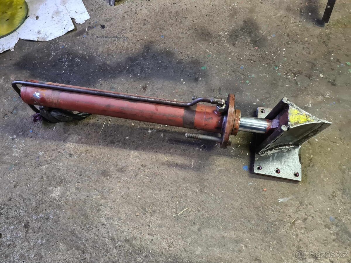 hydraulická pístnice na štípač - 3