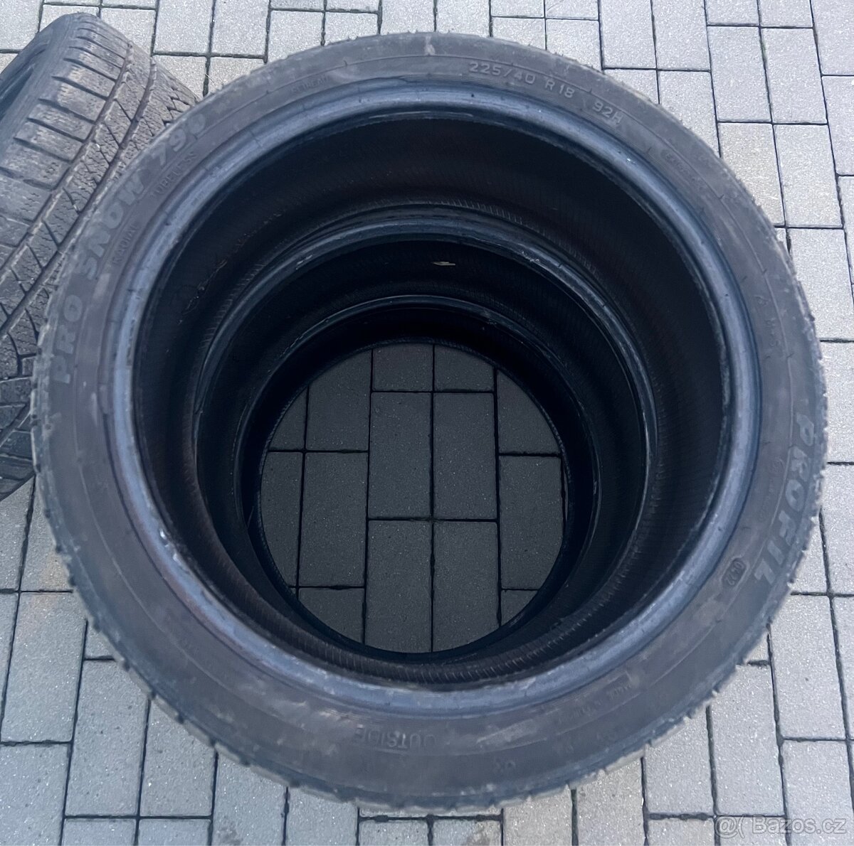 225/40 R18 - 4x zimní pneu 6-8mm, DOT0422 - 3