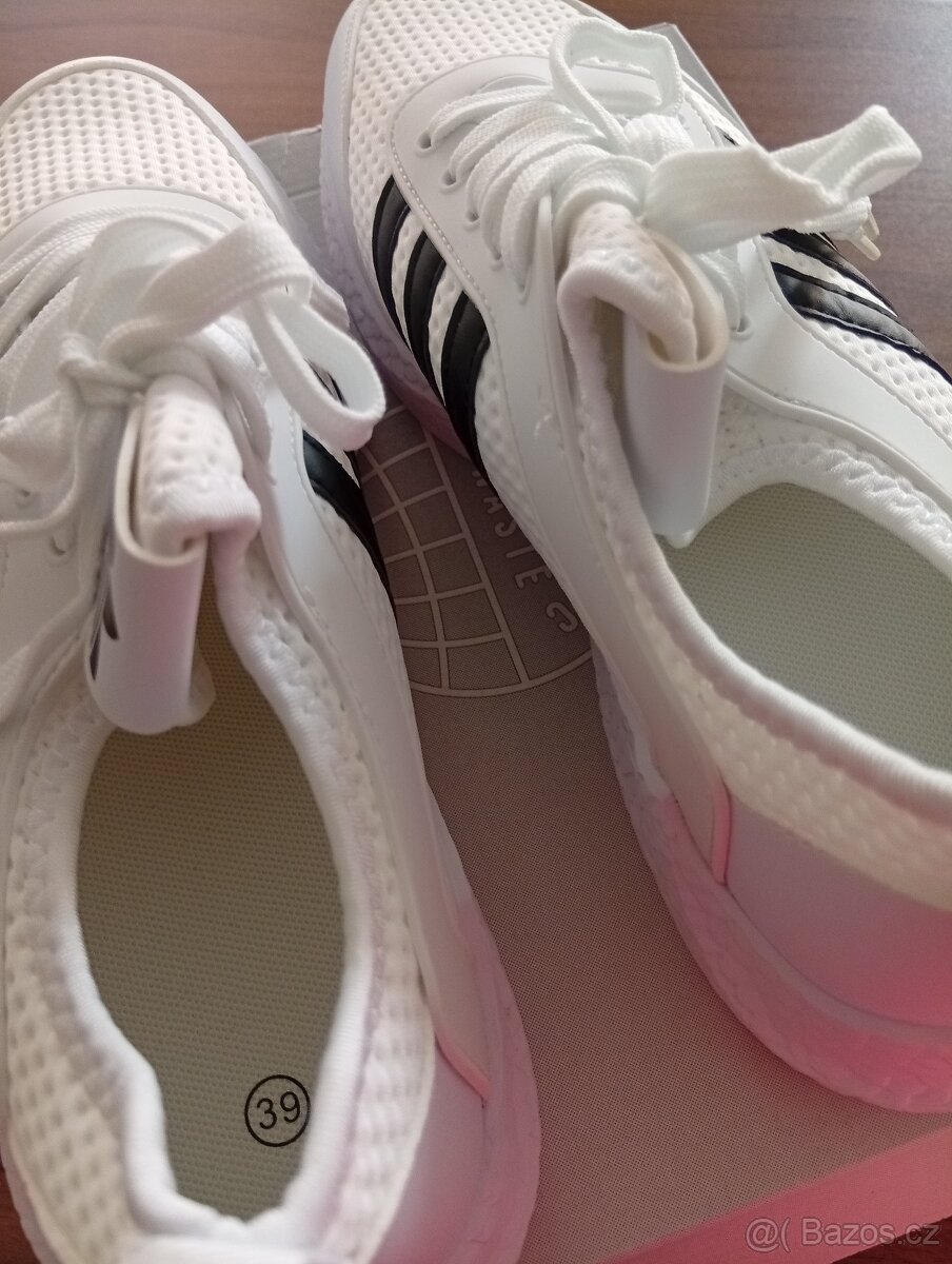 Adidas botasky nové - 3