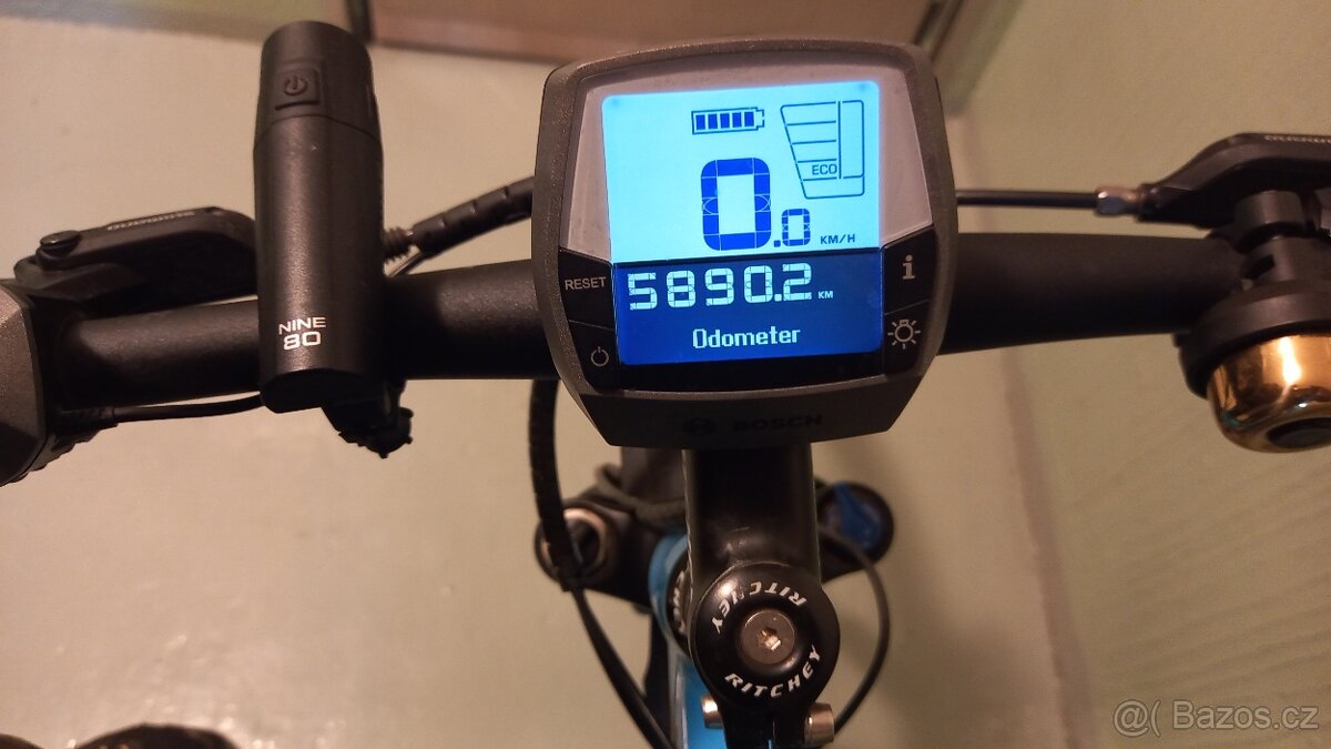 APACHE MANITOU, rám 17", kola 27,5" - 3