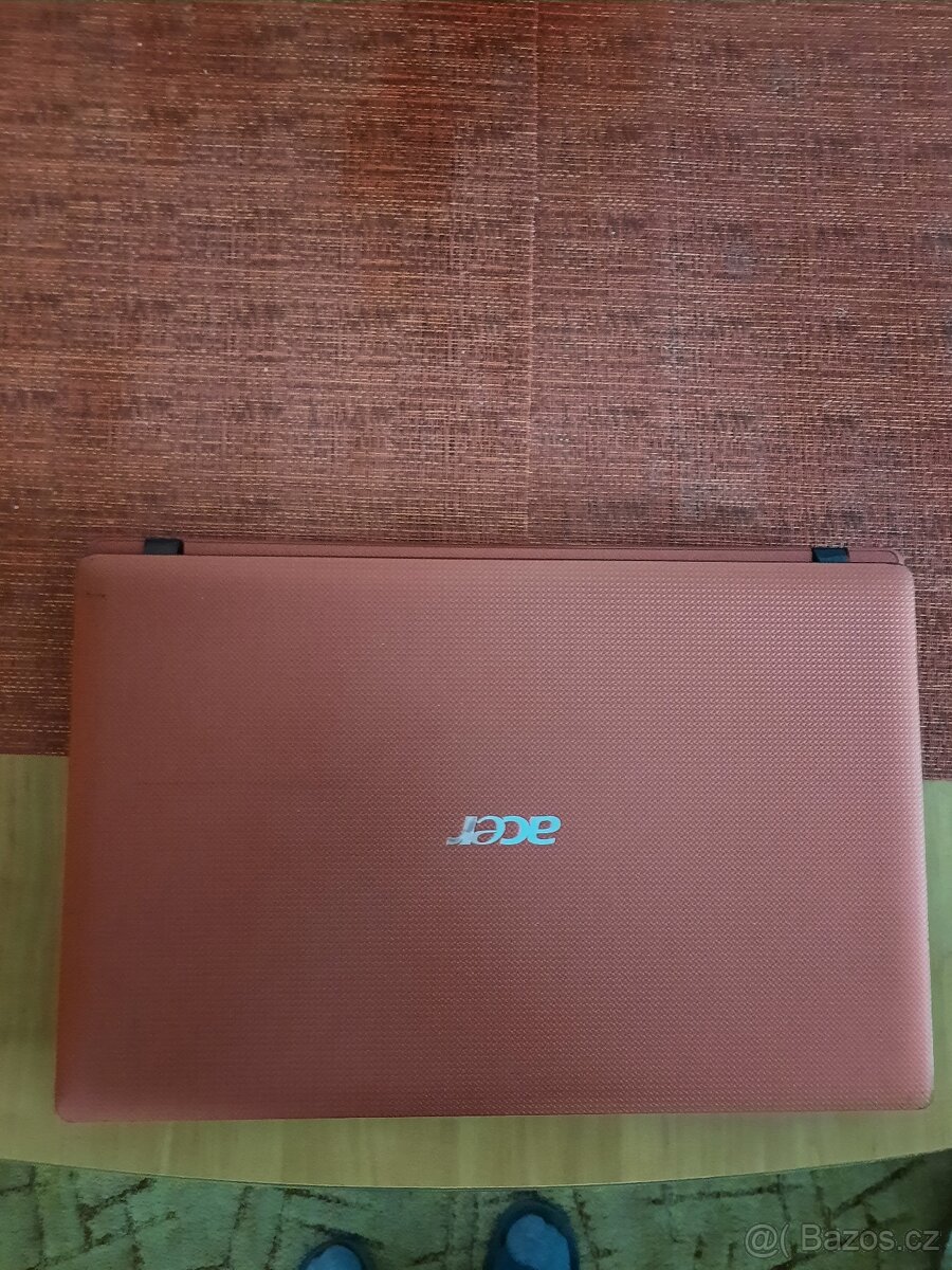 Prodám Acer e-machines - 3