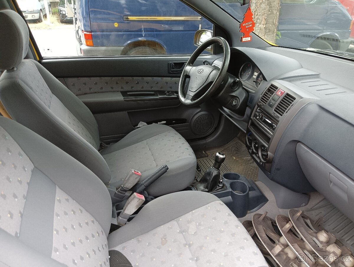 Krasný Getz 2003 2 dver, na opravu - 3