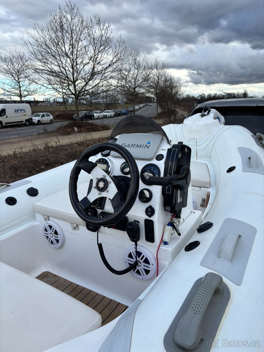 prodám motorový člun - 3