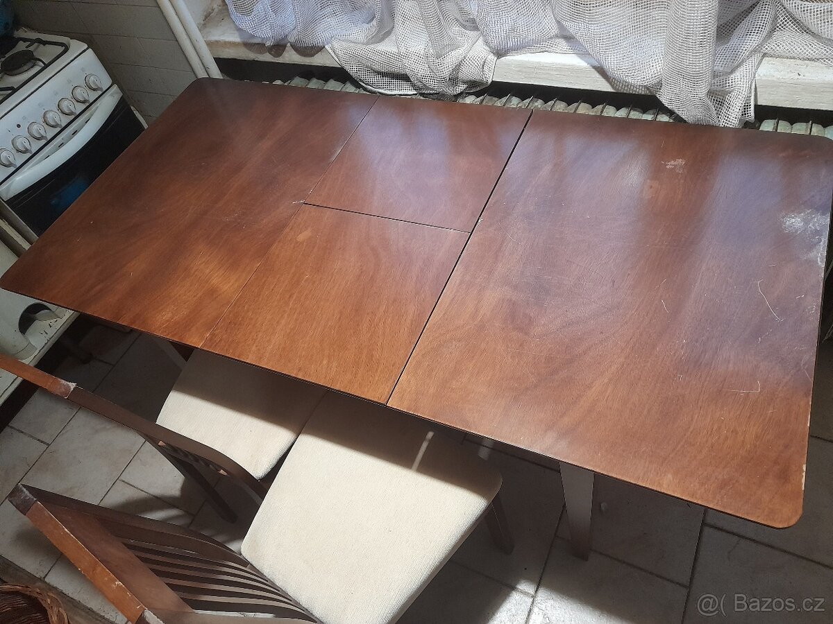 Stůl a židle - 3