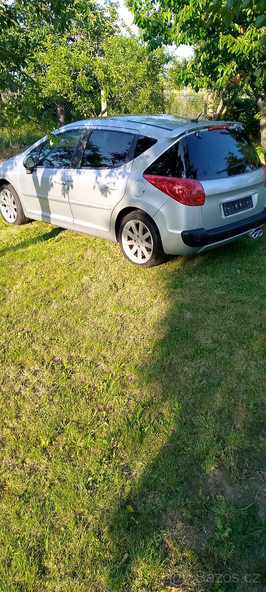 Peugeot 207 - 3