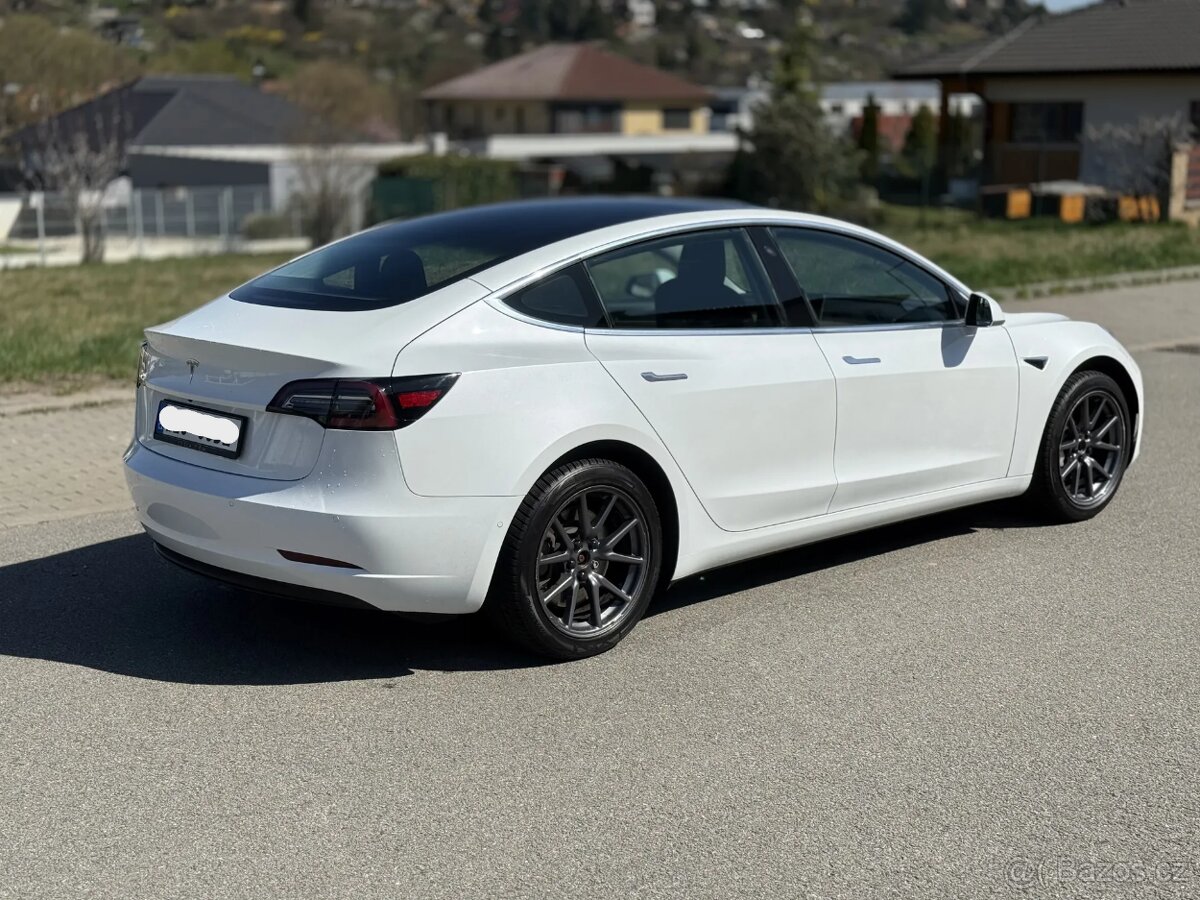 Tesla model 3 SR+ - 3