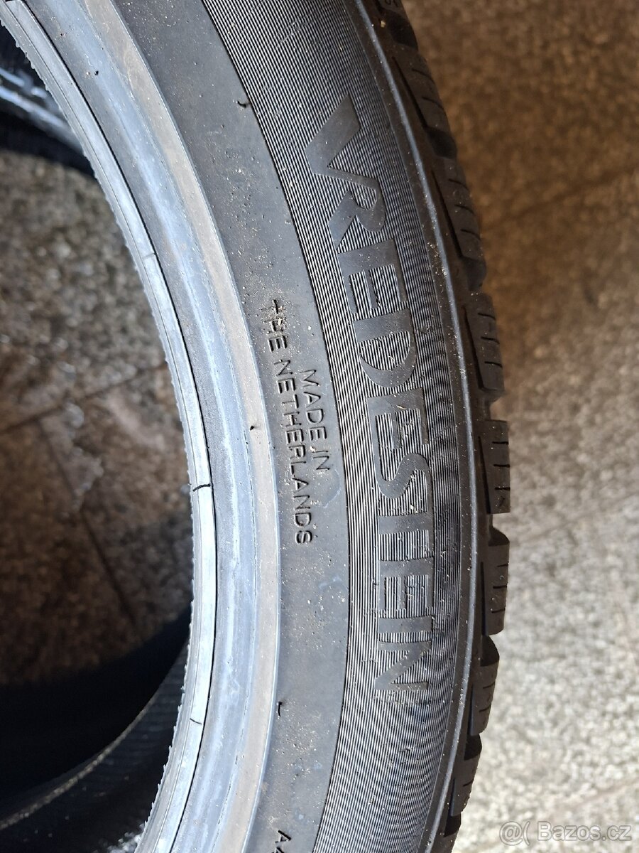 2x celoroční pneu 225/45 R19 VREDESTEIN - 3