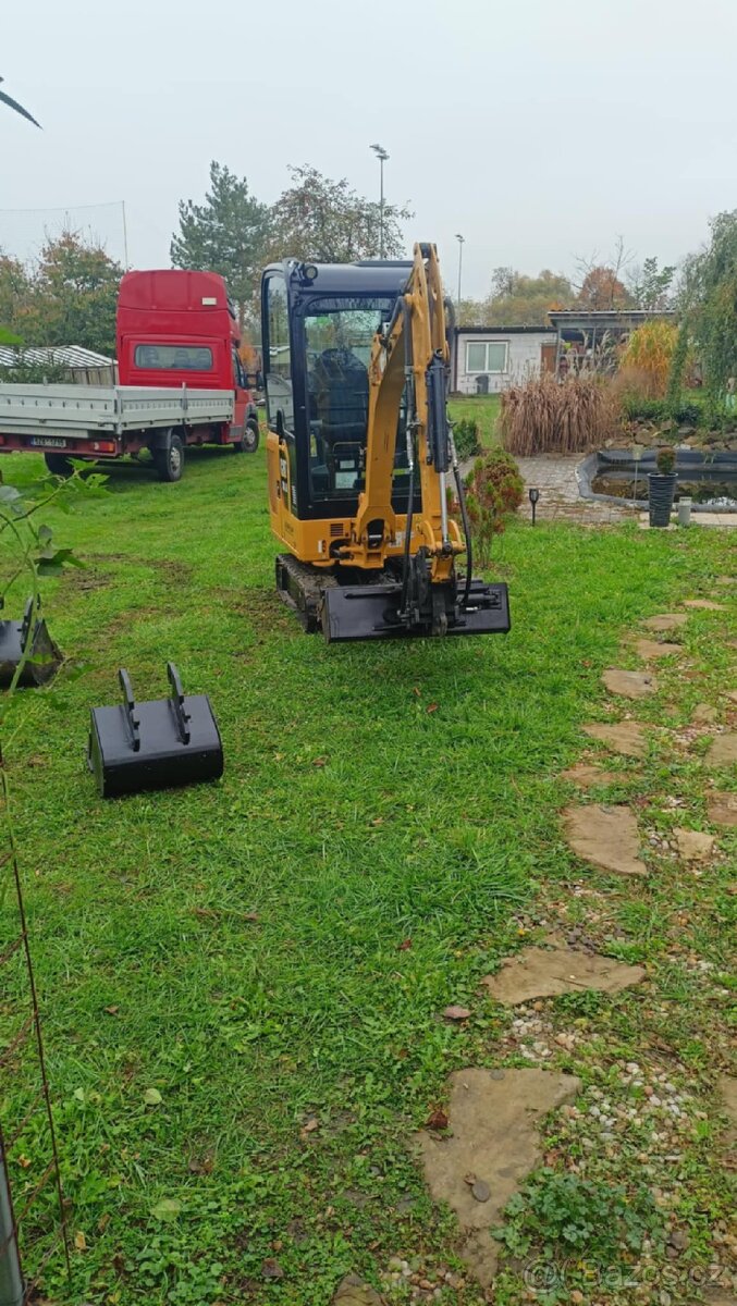 Minibagr Cat 301.6 - 3