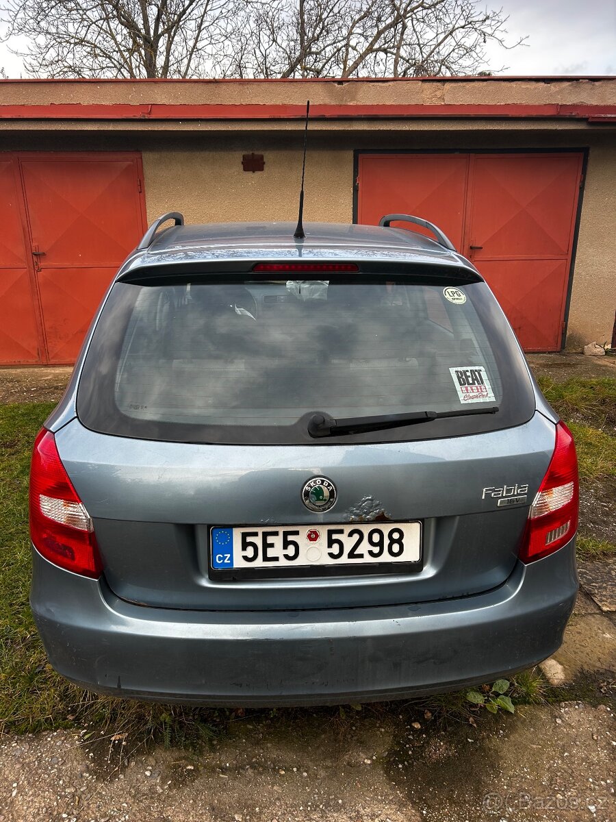 Škoda Fabia 2, 1.4 16V 63kw + LPG na náhradní díly. - 3